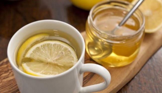 شرب الماء مع الليمون والعسل يغير لون الحياة