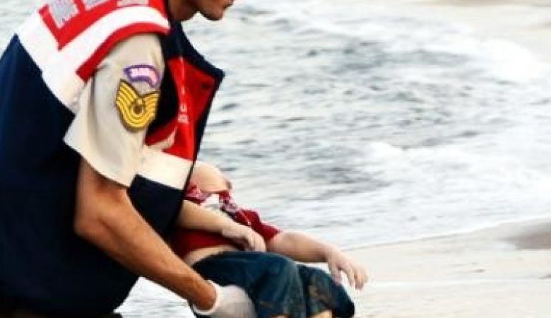  طفلان عراقيان غرقا مع إيلان السوري watan.com