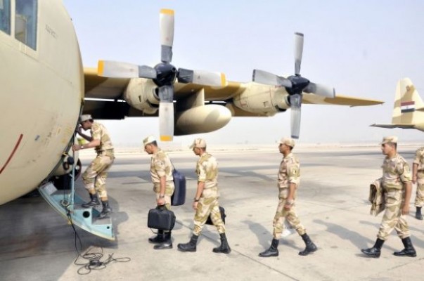 السيسي يدفع بأربع وحدات عسكرية إلى اليمن watan.com