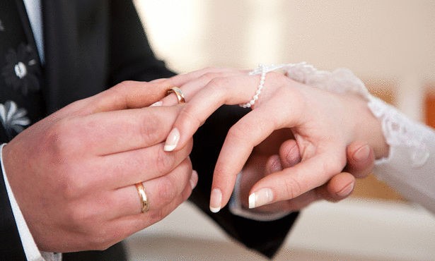 المتزوجون يعيشون أكثر وهذه أضرار العزوبية watan.com