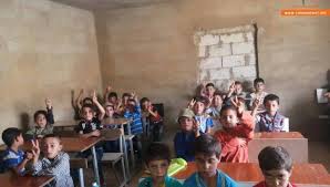 مدرسة عرسال للاجئين watan.com