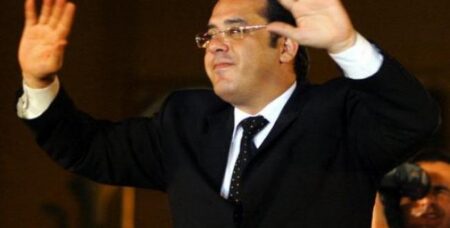 أيمن نور watan.com