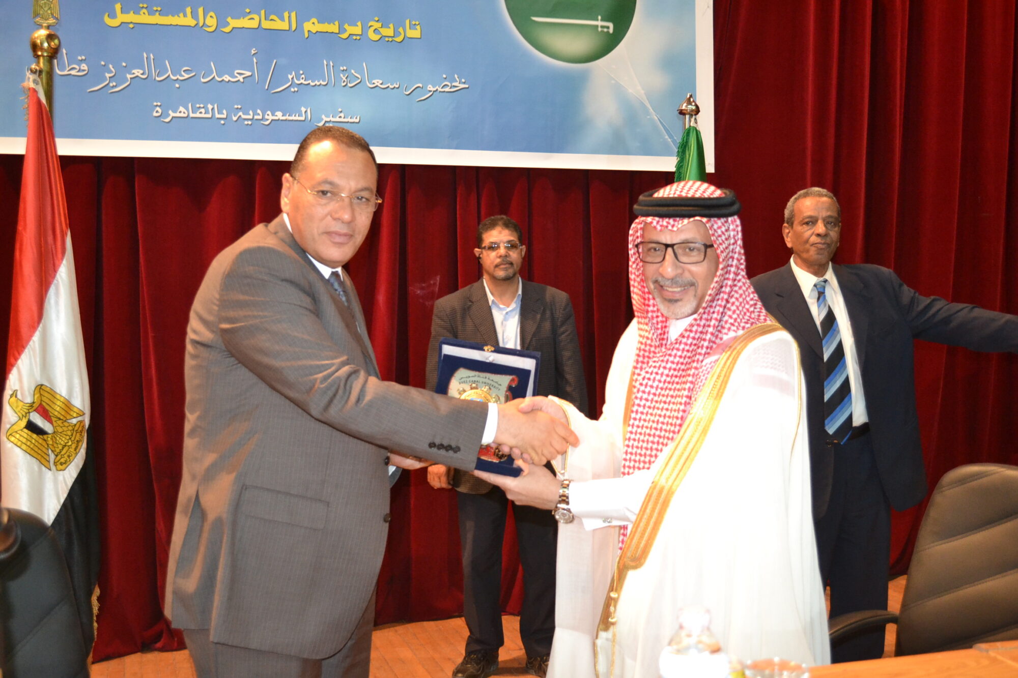السفير السعودي خلال تكريم بالقاهرة watan.com