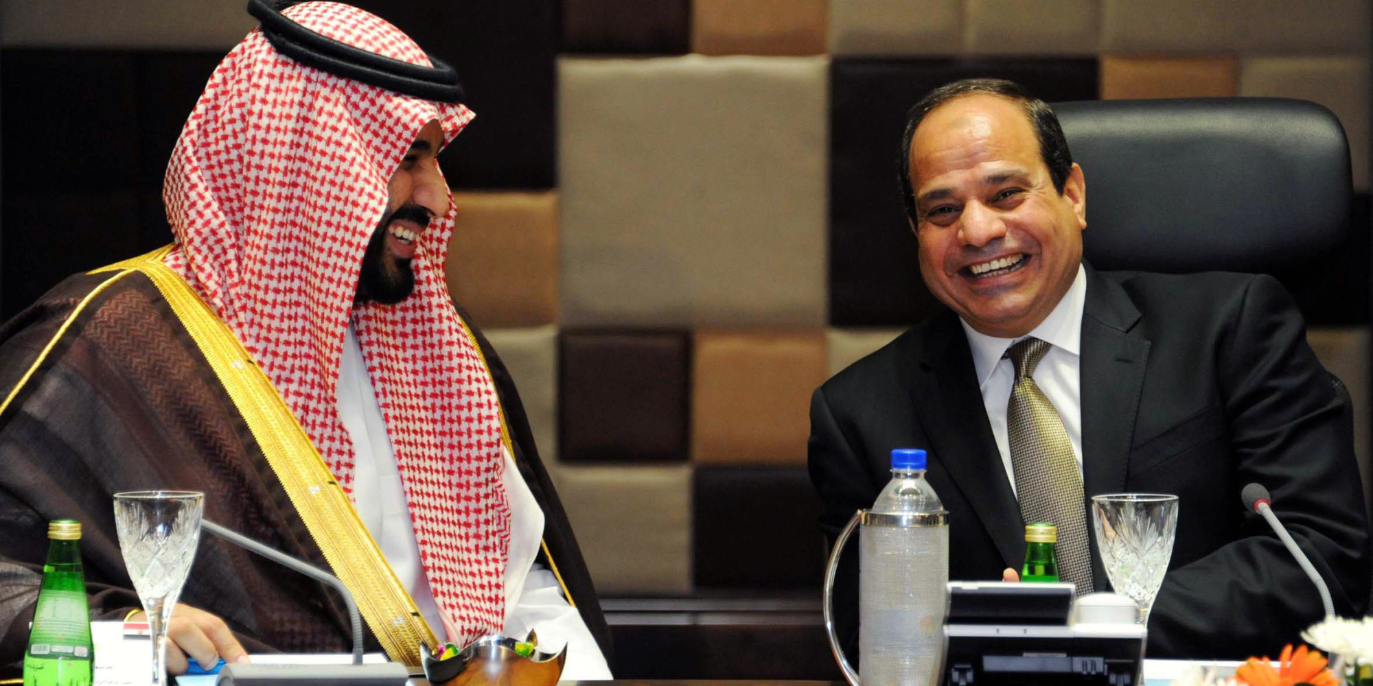 السيسي إلى جانب محمد بن سلمان watan.com