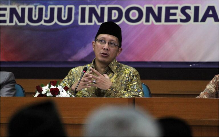 وزير الشؤون الدينية الإندونيسى لقمان حكيم watan.com
