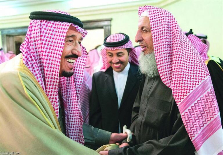 مفتي السعودية مع الملك سلمان watan.com