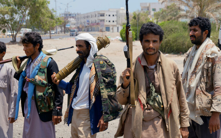 مسلحون في اليمن watan.com