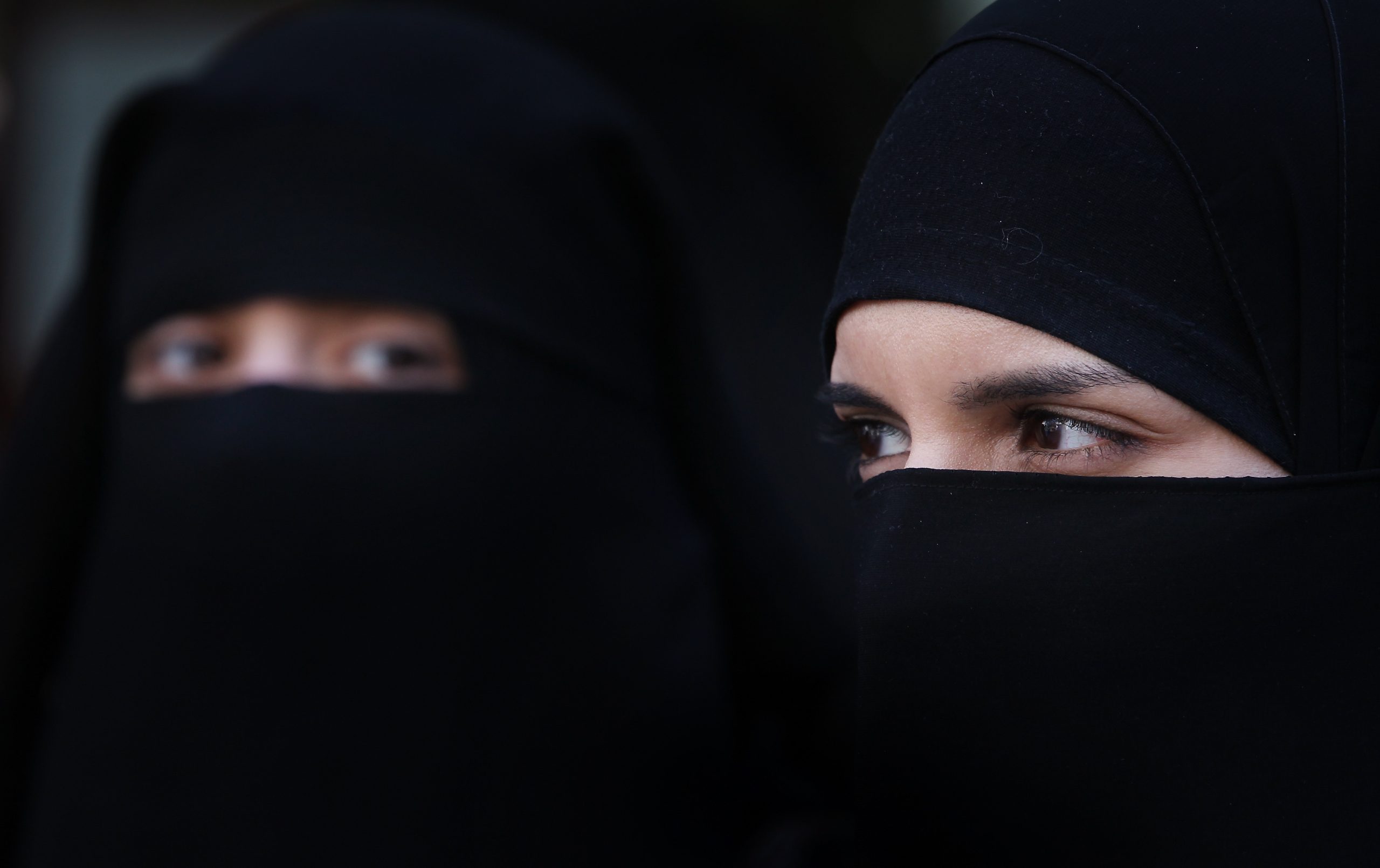 البرلمان المصري يبحث عن أصل النقاب watan.com