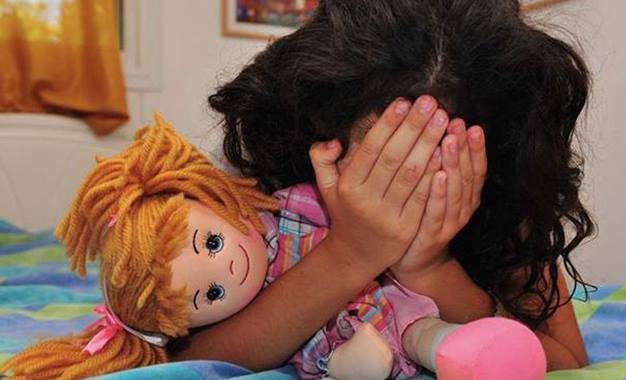 إغتصاب طفلة من قبل ١٤ شخصا جريمة هزت المجتمع العربي watan.com