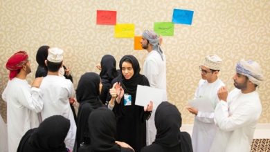 الشباب العماني الطموح للمجال الإعلامي ضد قرار الحكومة العمانية watan.com