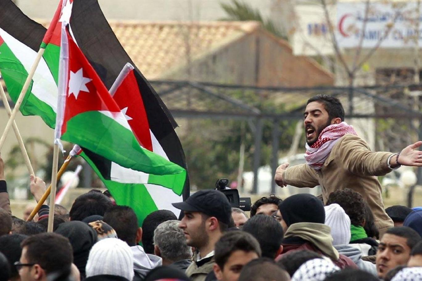 الأردن رواتب خيالية watan.com