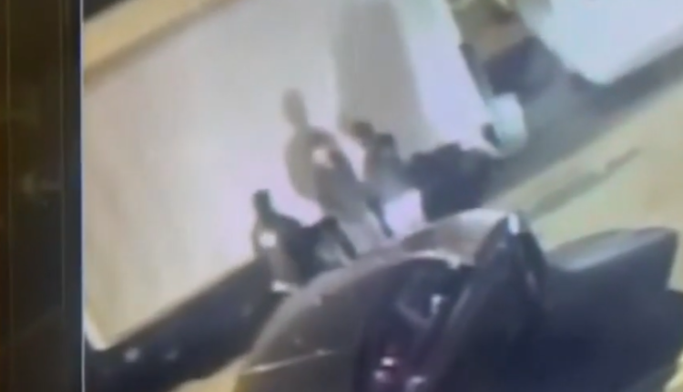 شاب عربي أمريكي