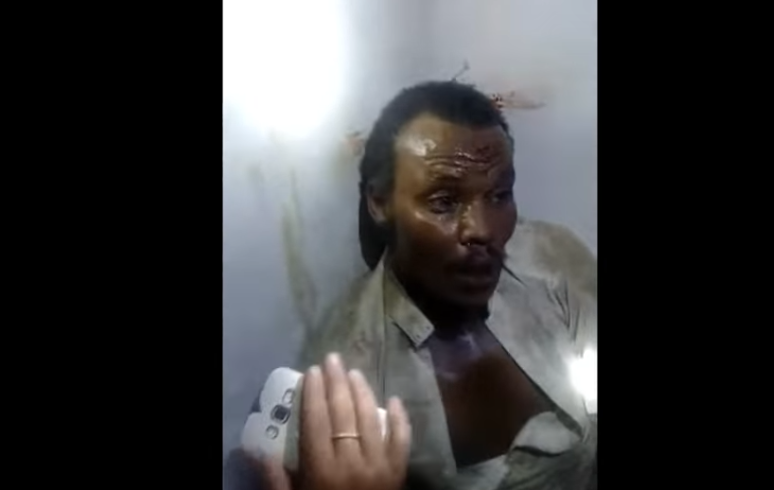 من الأرشيف لحظة القبض على ساحر في صنعاء watan.com