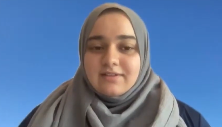 مدير مطعم في أمريكا نزع حجاب موظفة مسلمة بالقوة