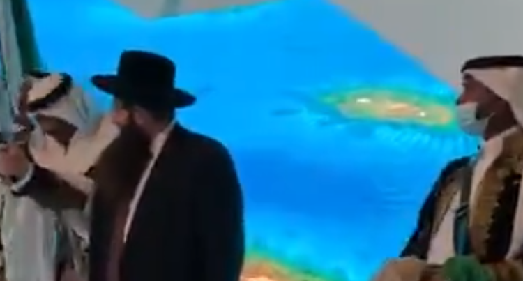 فيديو حاخام يهودي يرقص في الرياض