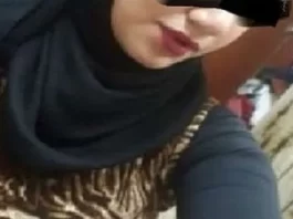 شاهد 74 فلم إباحي لـ سيدة كفر الشيخ في الإمارات.."أنت بتنام معايا ...