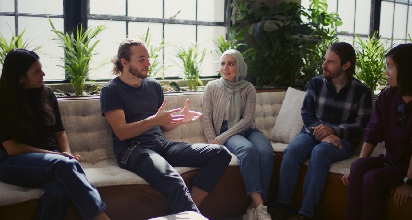 watan.com سيدة تسأل الذكاء الاصطناعي هل تنفصل عن زوجها؟ وهذا ما قررته!