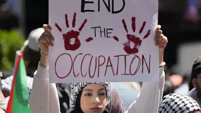 الإمارات منعت التضامن مع فلسطين ودعمت الإحتلال