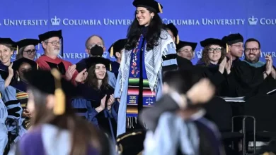 طلاب مؤيدون لفلسطين يرتدون الكوفية في مراسم التخرج بجامعة كولومبيا