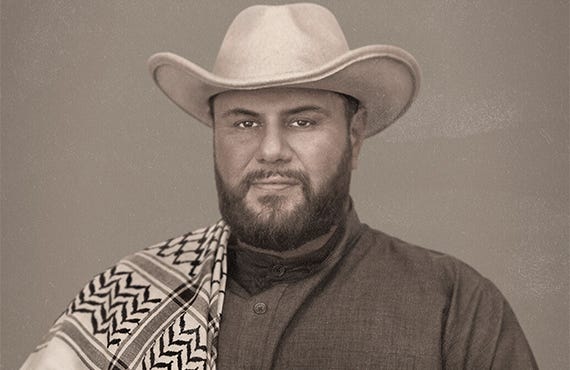 الكوميدي الفلسطيني الأمريكي مو عامر يغيّر بالنكتة مواقف الناس